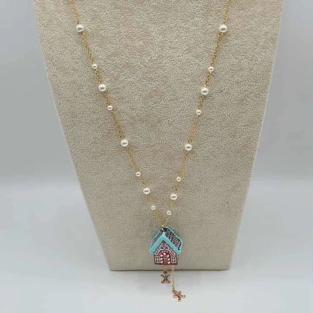 Betsey Johnson Gingerbread House Necklace NWT NEW